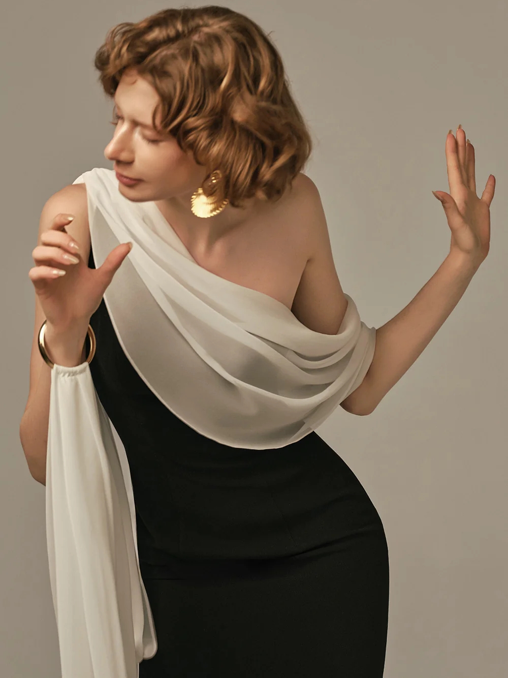 Elegant Two Tone Evening Gown  - Formal Gala Wear Women 리뷰 및 가격